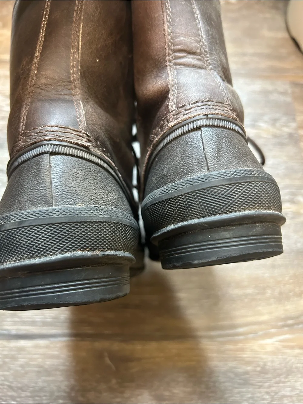 UGG Yucca Dark Brown Waterproof Lace-Up Duck Boot Size 8